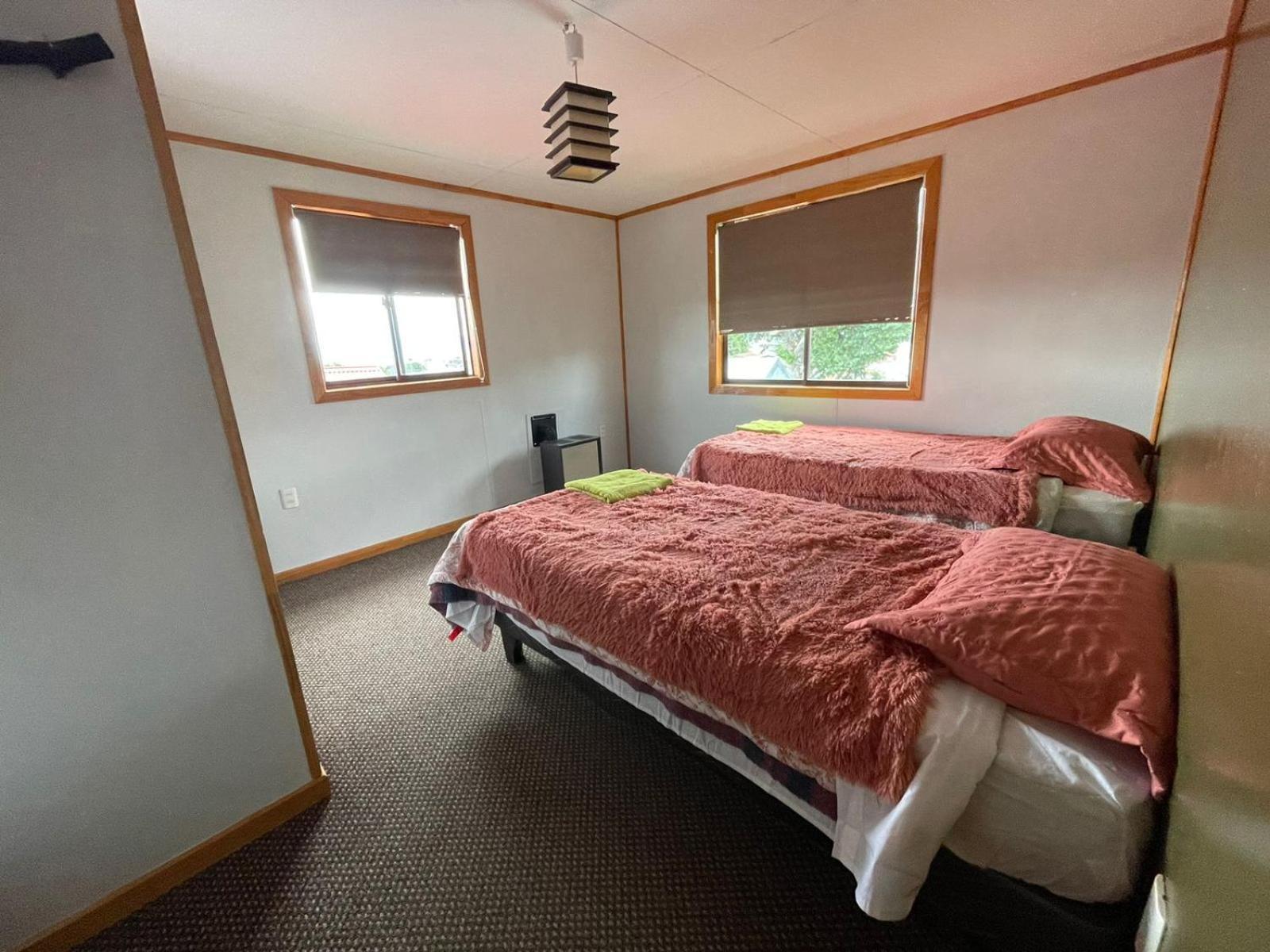 Posada De Los Gatos Bed & Breakfast Puerto Natales Exterior photo