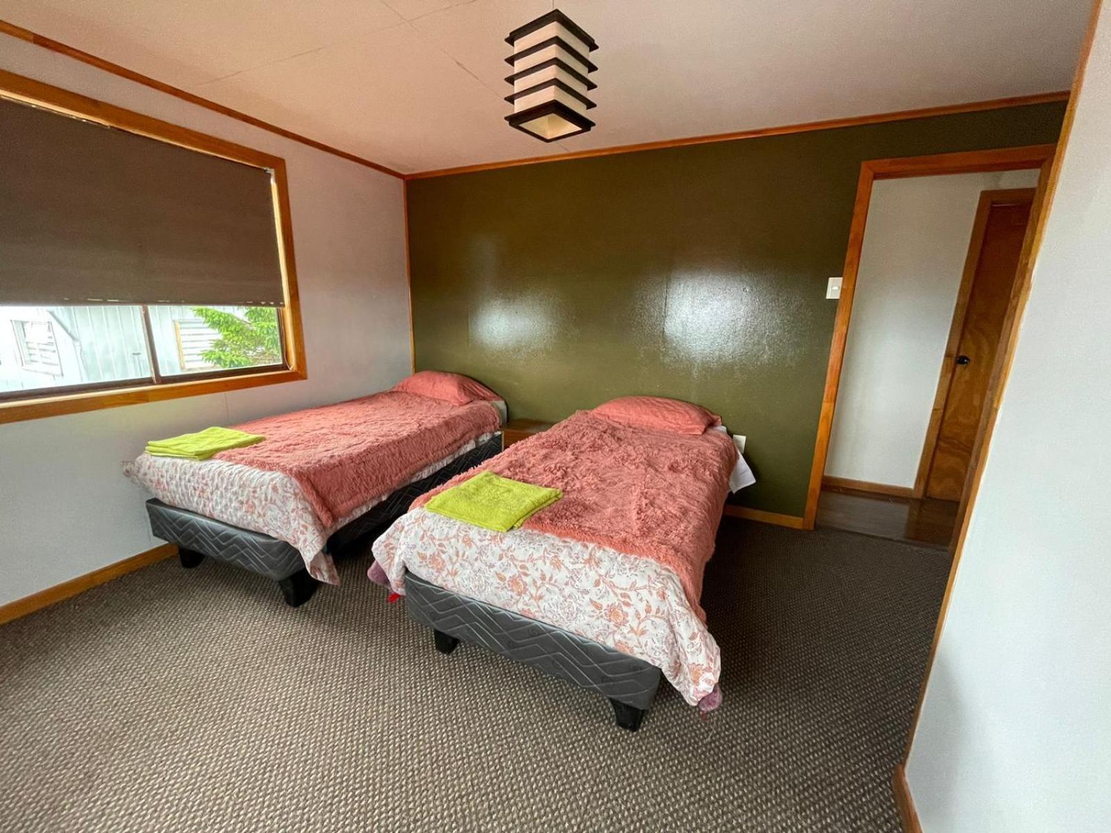 Posada De Los Gatos Bed & Breakfast Puerto Natales Exterior photo